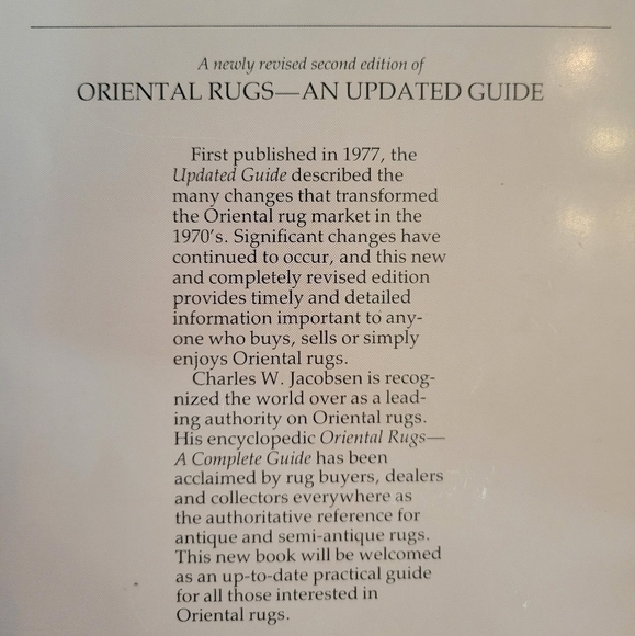Oriental Rugs Collector's Guide, softcover book - Picture 7 of 9